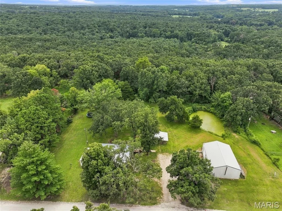 Unit for sale at 18906 County Road 1140, St James, MO 65559