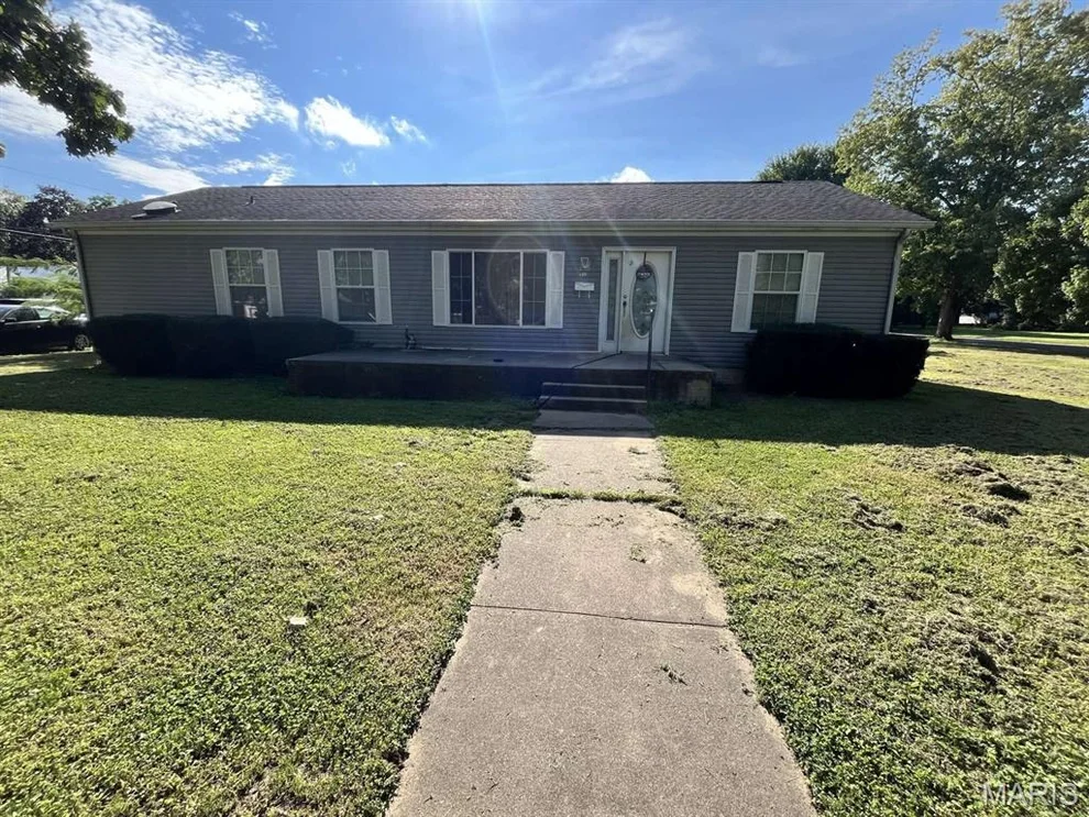 Unit for sale at 211 N 7th Street, Canton, MO 63435