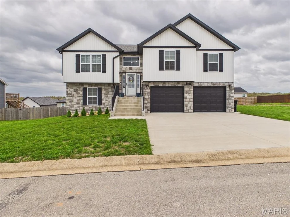 Unit for sale at 197 Majestic, Waynesville, MO 65583