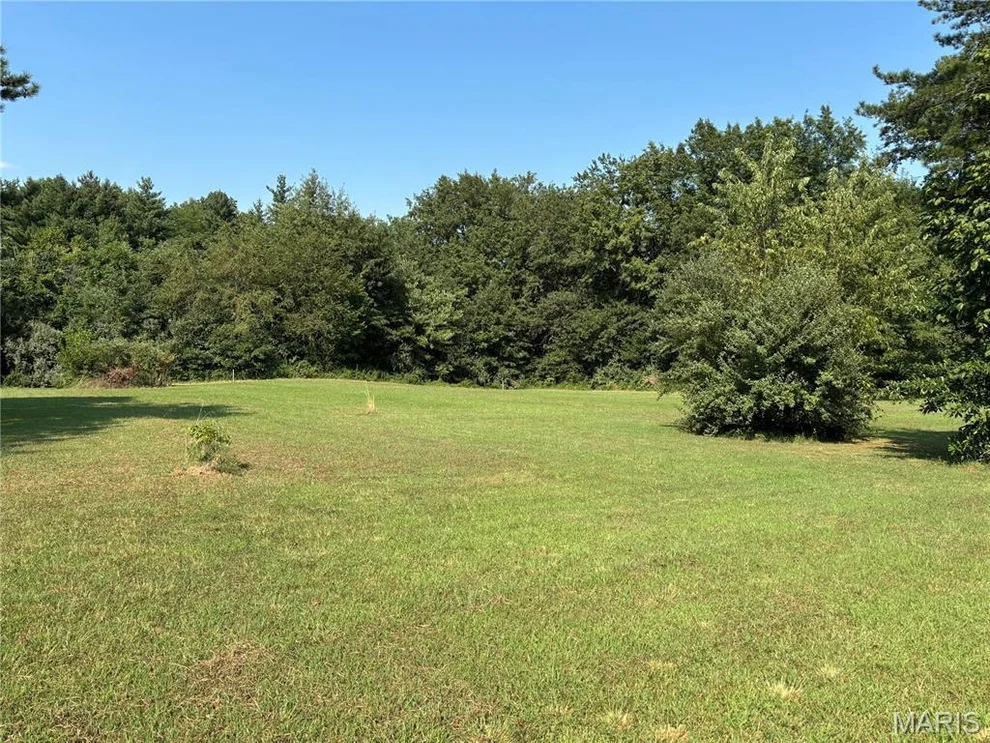 Unit for sale at 148 Bunny Trail, Carlyle, IL 62231