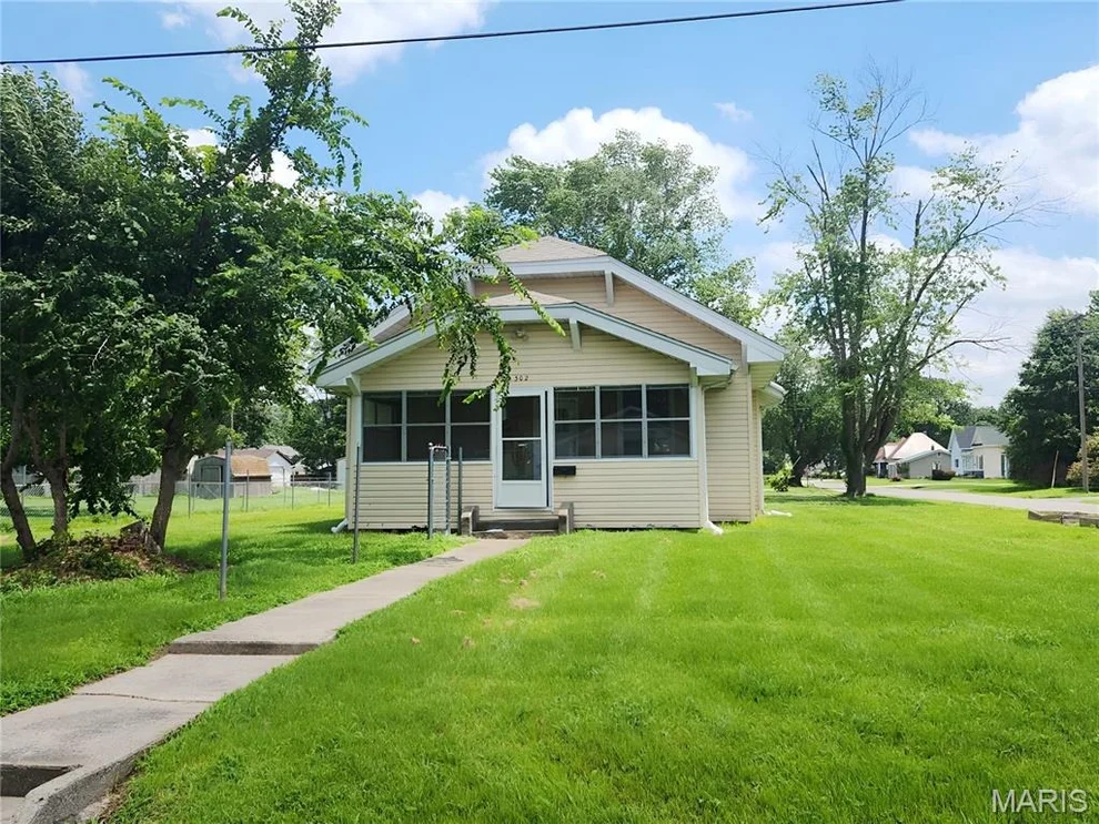 Unit for sale at 302 N 3rd Street, Chaffee, MO 63740