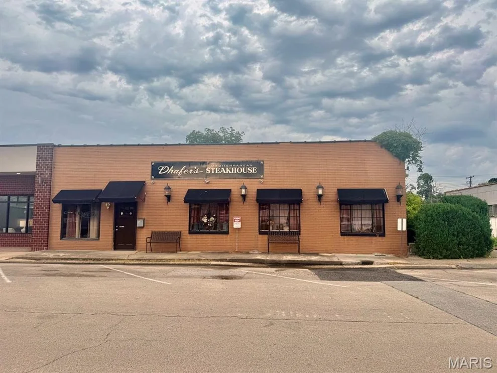Unit for sale at 117 S Locust Street, Dexter, MO 63841