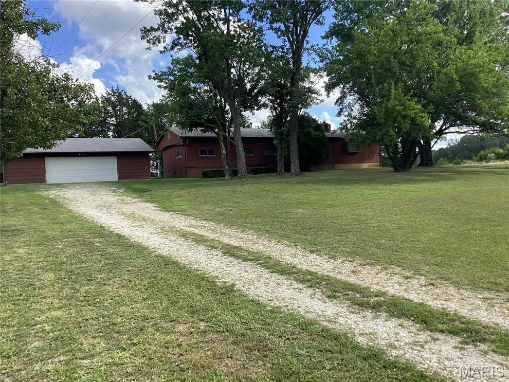 Unit for sale at 1050 Luebbering Road, Luebbering, MO 63061