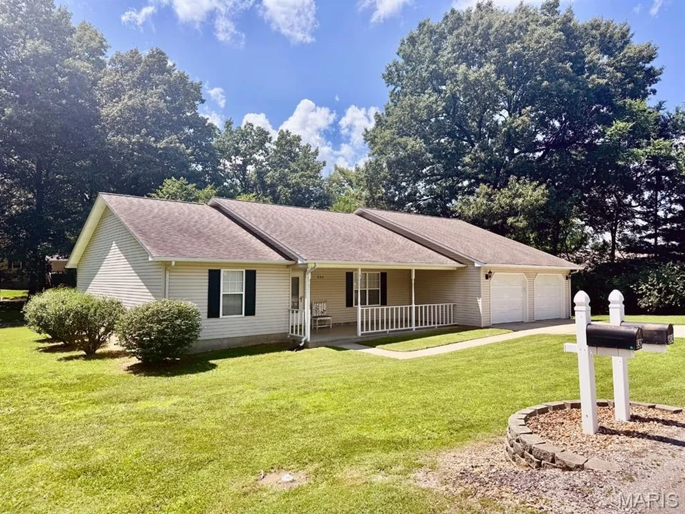 Unit for sale at 804 Rannell Street, Dexter, MO 63841