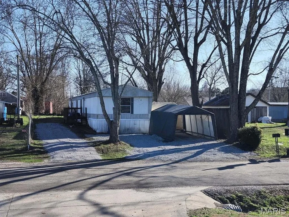 Unit for sale at 130 M- College Avenue, Licking, MO 65542