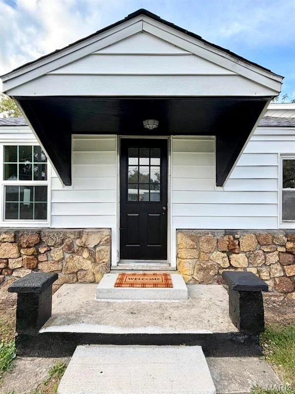 Unit for sale at 518 W M- Thoroughfare Street, Seymour, MO 65746