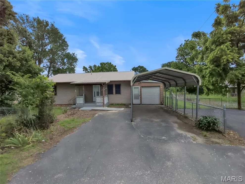 Unit for sale at 809 S Taylor, Other, MO 64763