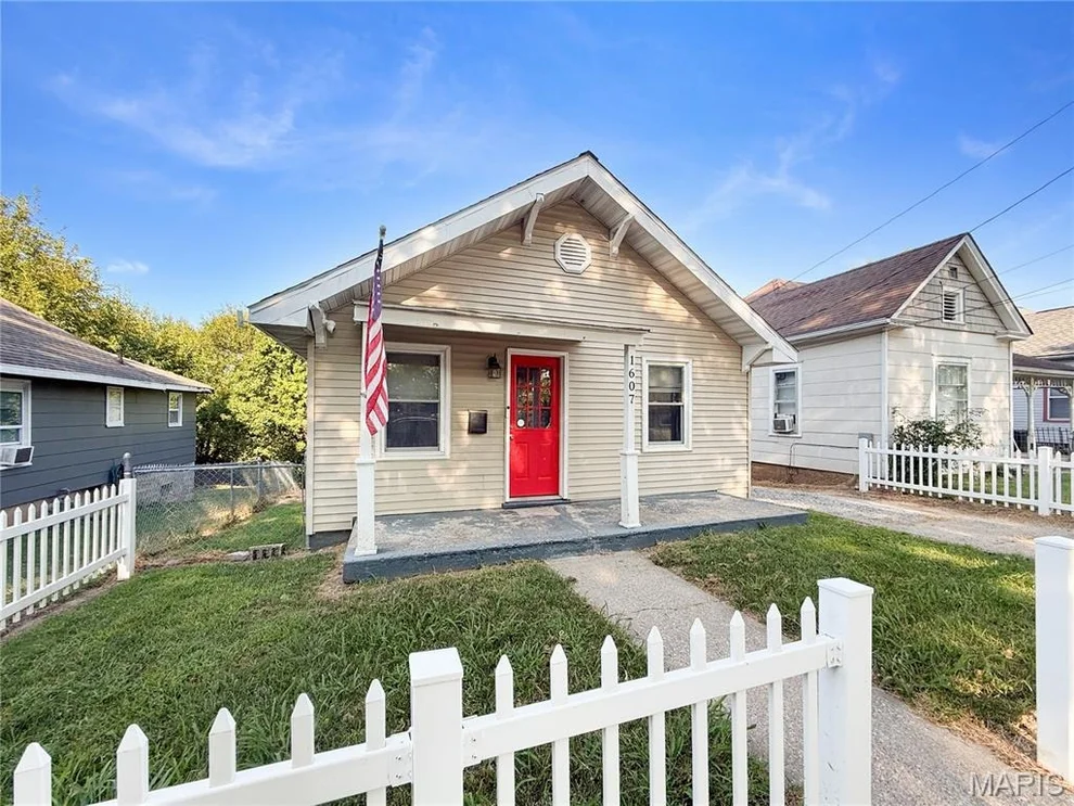 Unit for sale at 1607 Booker Street, Hannibal, MO 63401