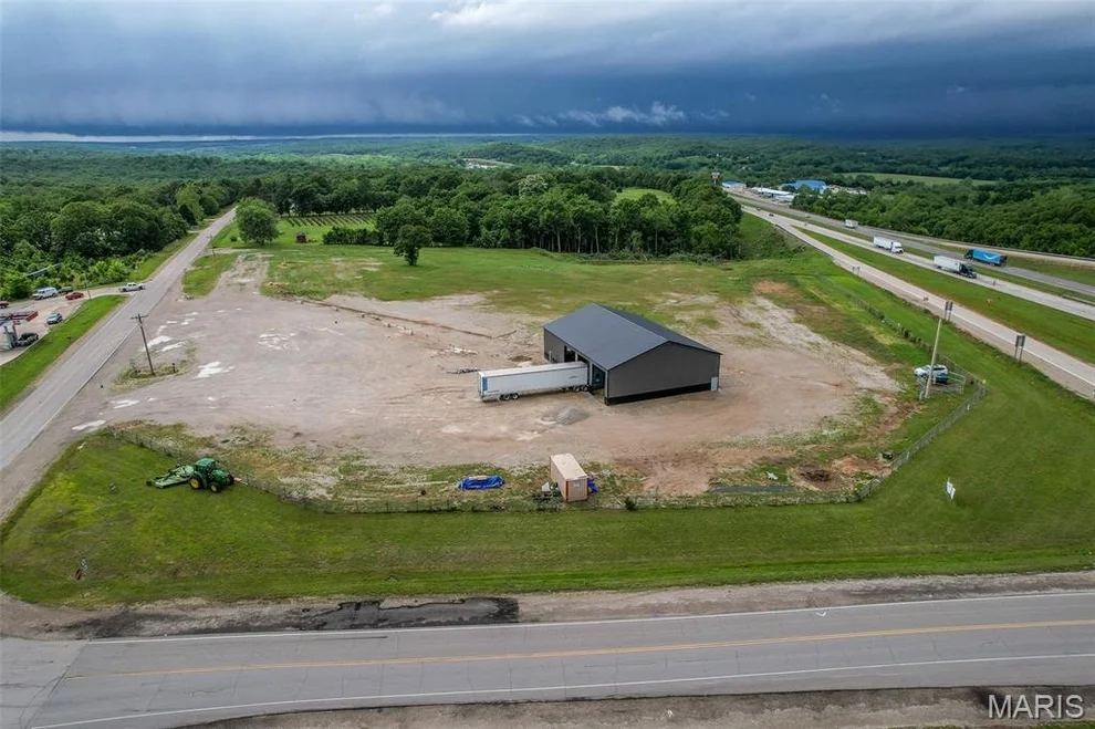 Unit for sale at 28961 Route 66, Lebanon, MO 65536
