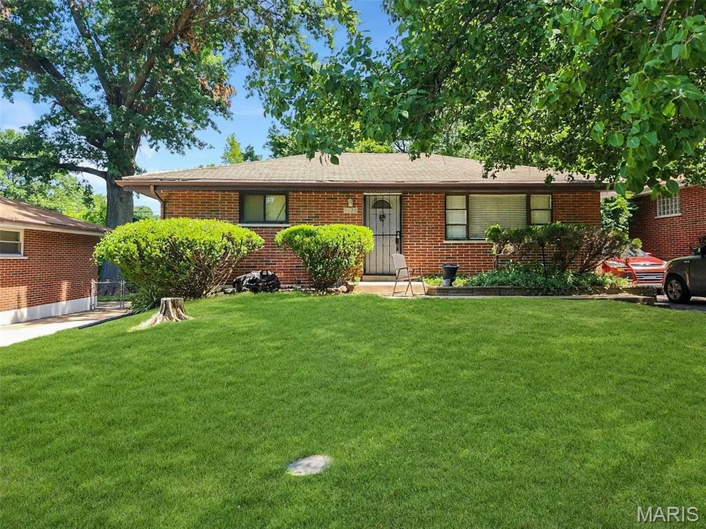 Unit for sale at 1129 Walker Avenue, St Louis, MO 63138