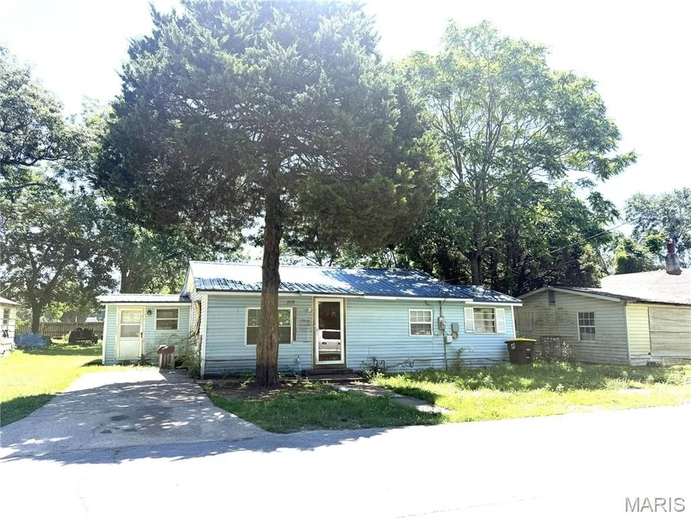 Unit for sale at 1018 N Baldwin Street, Kennett, MO 63857