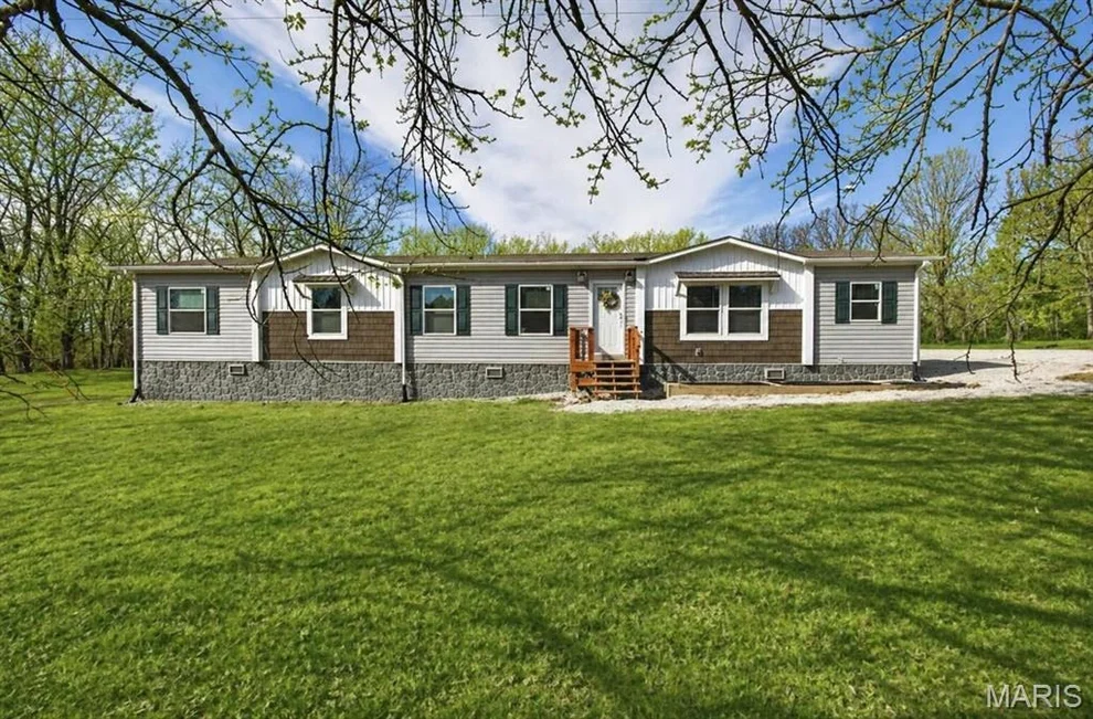 Unit for sale at 5315 M- M Highway, Mountain Grove, MO 65711