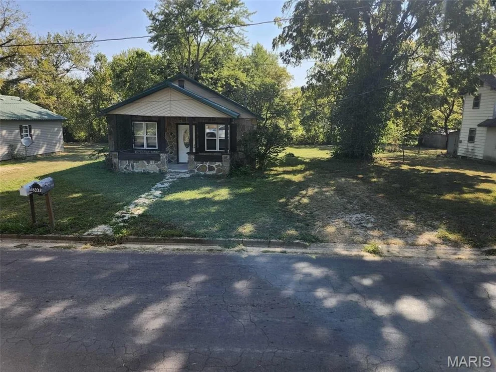 Unit for sale at 308 M- South High Street, Mountain Grove, MO 65711