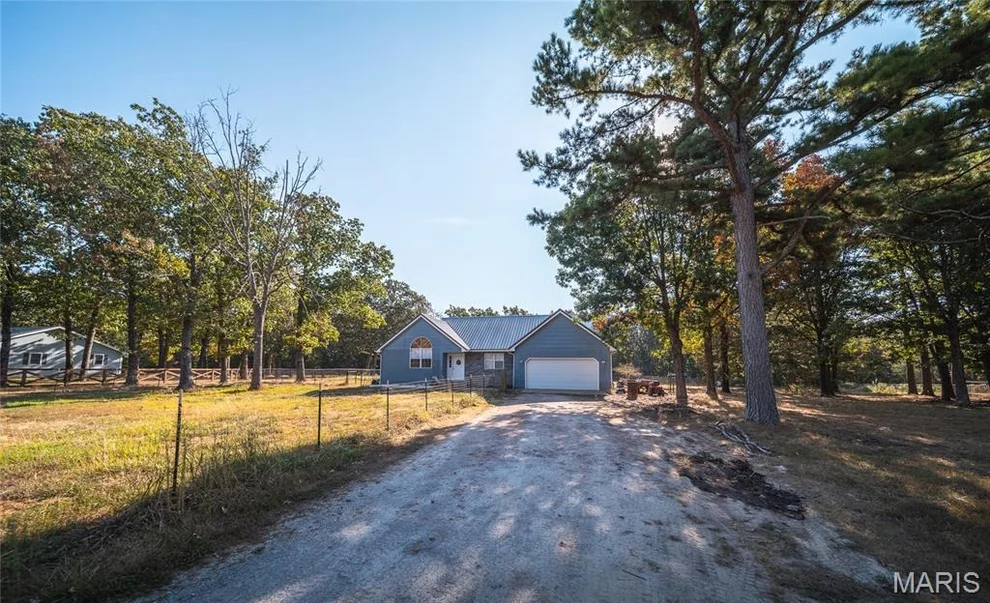 Unit for sale at 13964 Hickory Drive, Plato, MO 65552