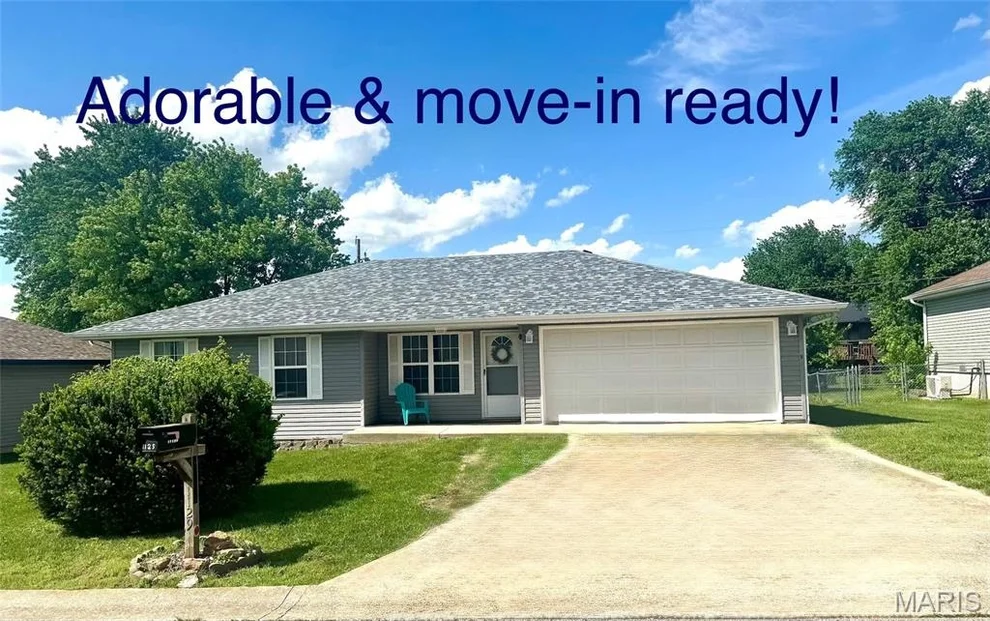 Unit for sale at 1129 Lacy Drive, Lebanon, MO 65536