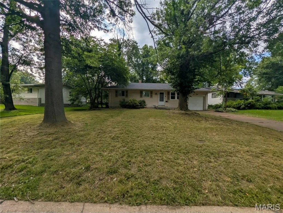 Unit for sale at 10309 Durness Drive, St Louis, MO 63137