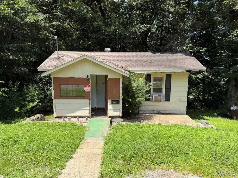 Unit for sale at 1049 Cole Avenue, Poplar Bluff, MO 63901