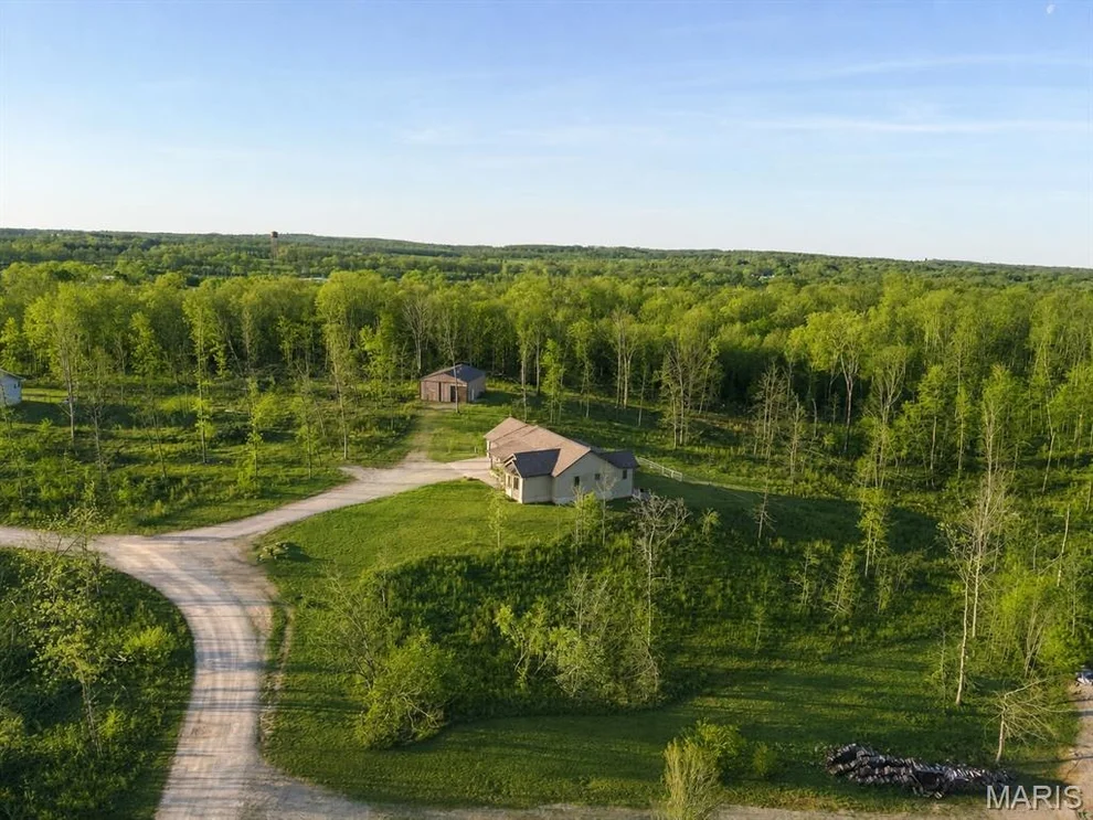 Unit for sale at 1278 Fox Circle, Mountain View, MO 65548