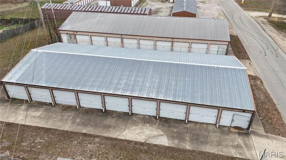 Unit for sale at 2710- 2712 Oakmoore Drive, Poplar Bluff, MO 63901