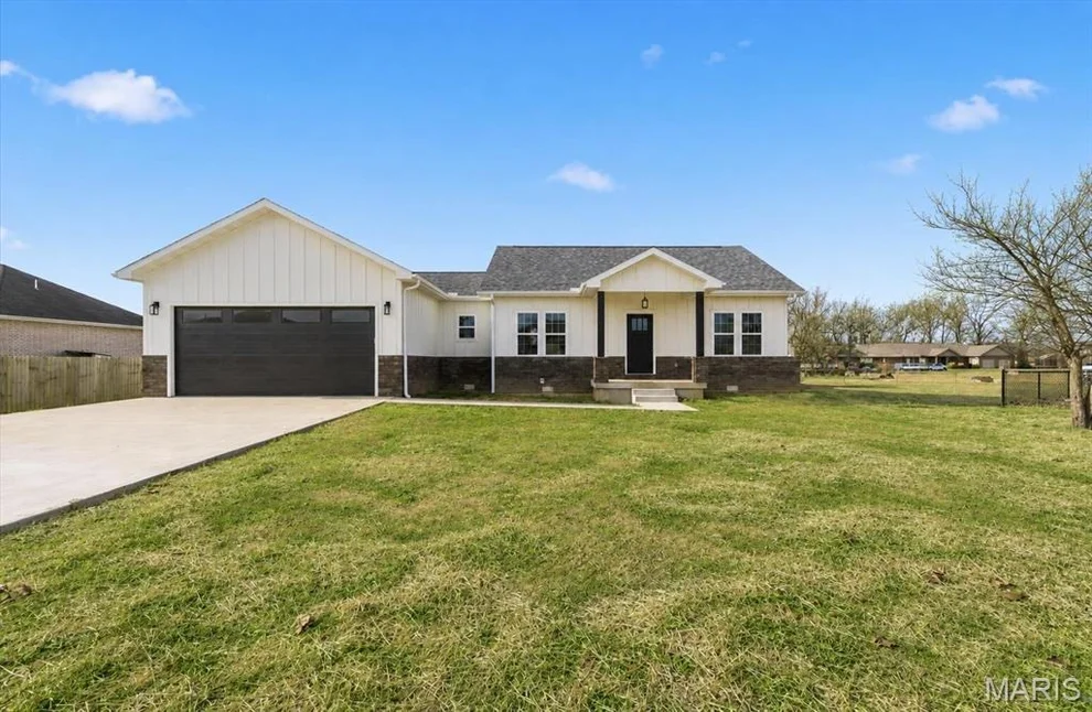 Unit for sale at 2707 M- Mayfield Drive, Mountain Grove, MO 65711
