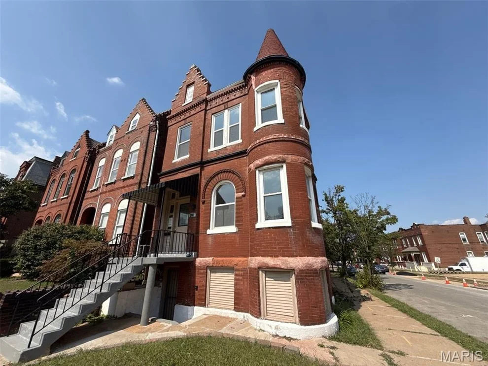 Unit for sale at 2901 Magnolia Avenue, St Louis, MO 63118