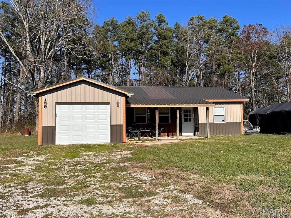 Unit for sale at 7922 Old Alton Road, Winona, MO 65588