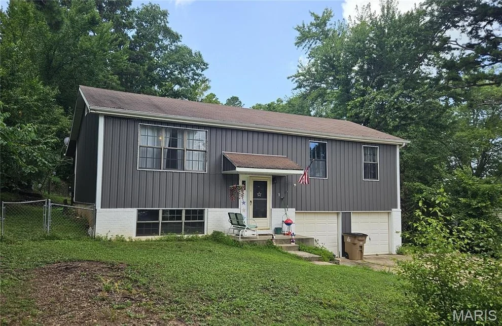 Unit for sale at 525 Skyview Drive, Ellington, MO 63638