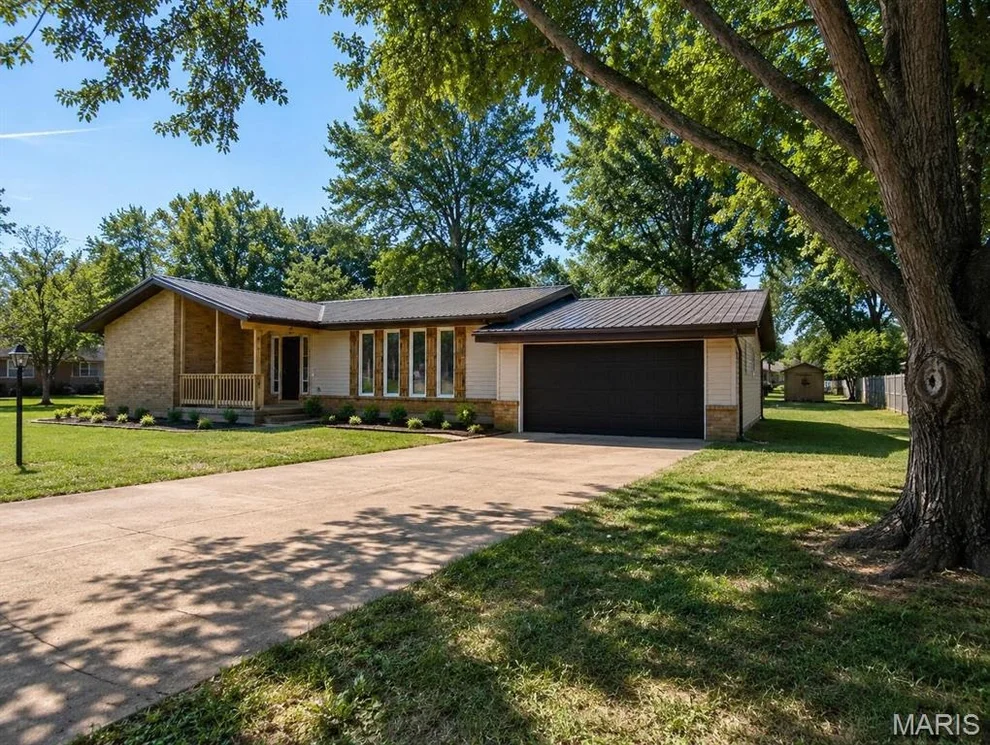 Unit for sale at 908 M- 10th Street, Mountain Grove, MO 65711