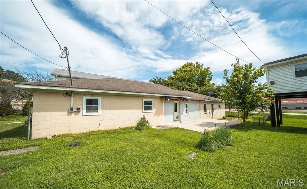 Unit for sale at 412 E Water Street, Grafton, IL 62037