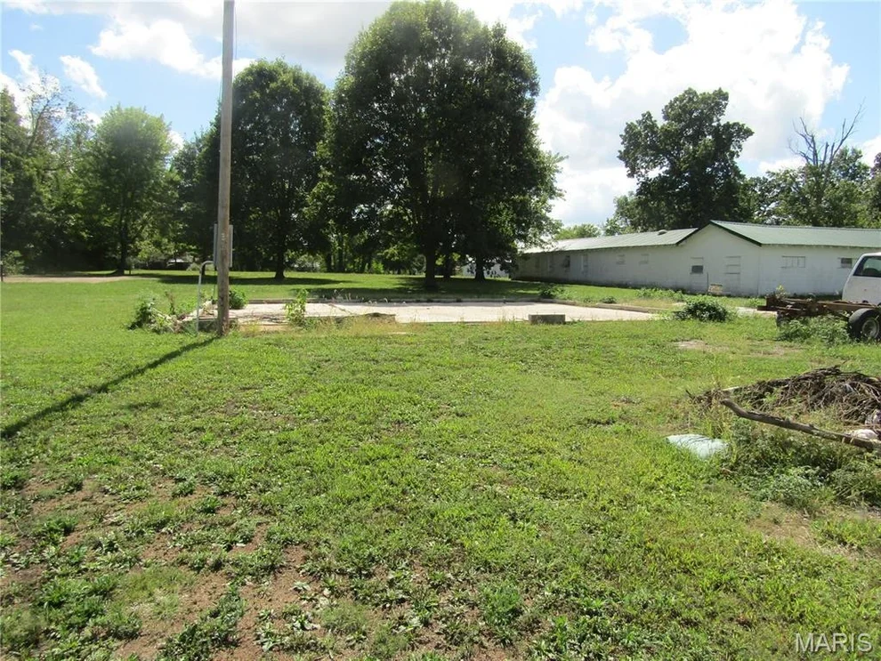 Unit for sale at 426 E South Street, Mountain Grove, MO 65711
