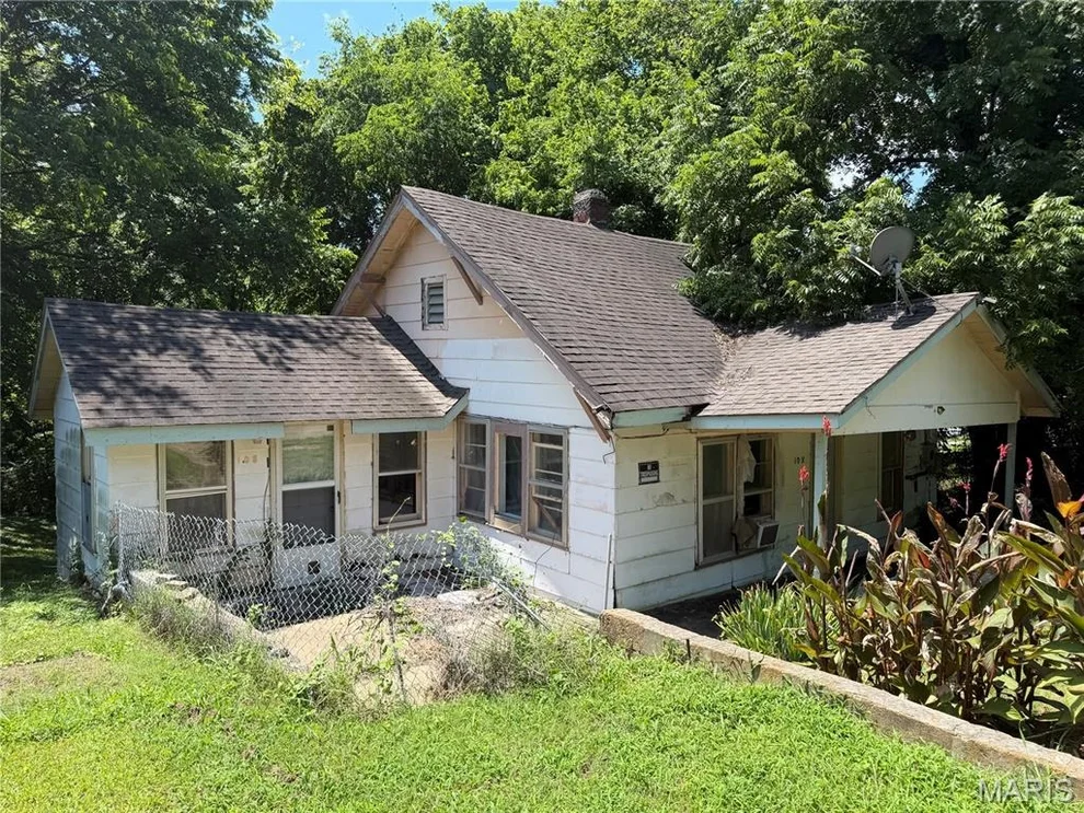 Unit for sale at 108 E Lexington Avenue, Poplar Bluff, MO 63901