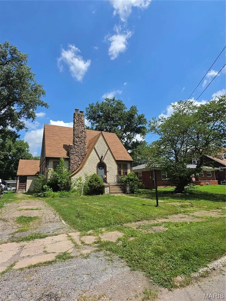 Unit for sale at 107 S 30th Street, Belleville, IL 62226