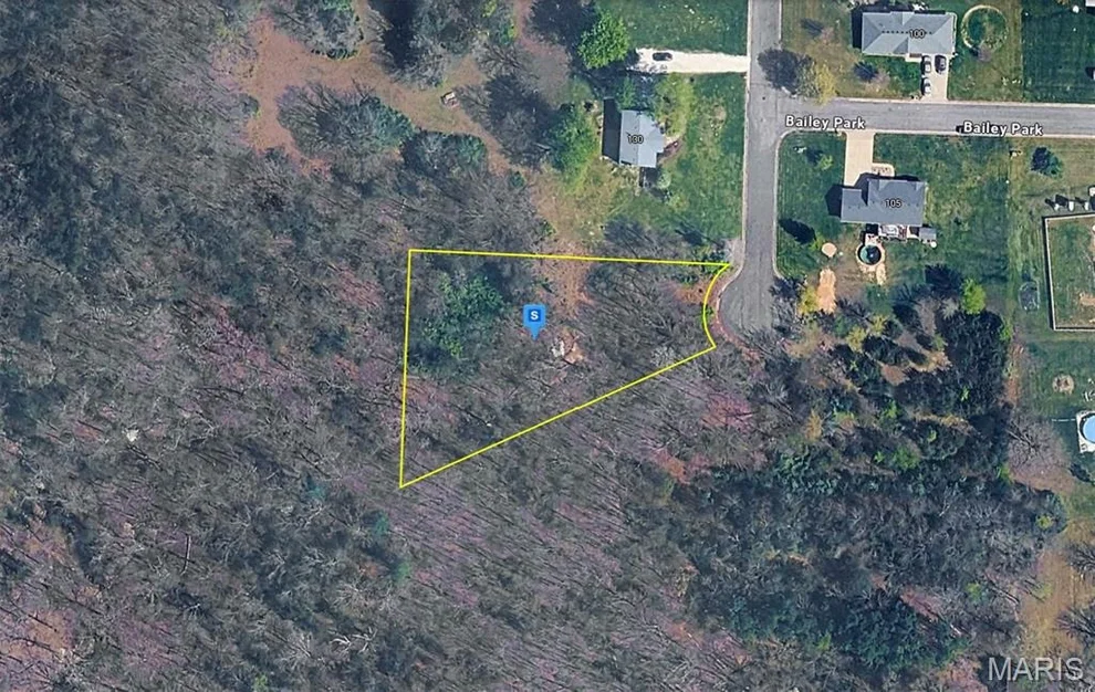 Unit for sale at 120 Angel Lane, Holts Summit, MO 65043
