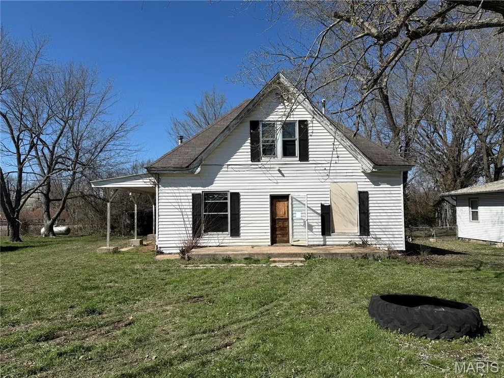 Unit for sale at 718 E Main Street, Richland, MO 65556