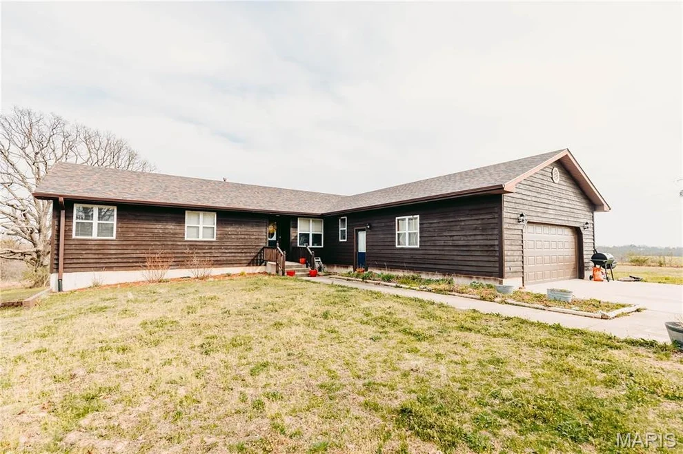 Unit for sale at 12810 N Highway, Dixon, MO 65459