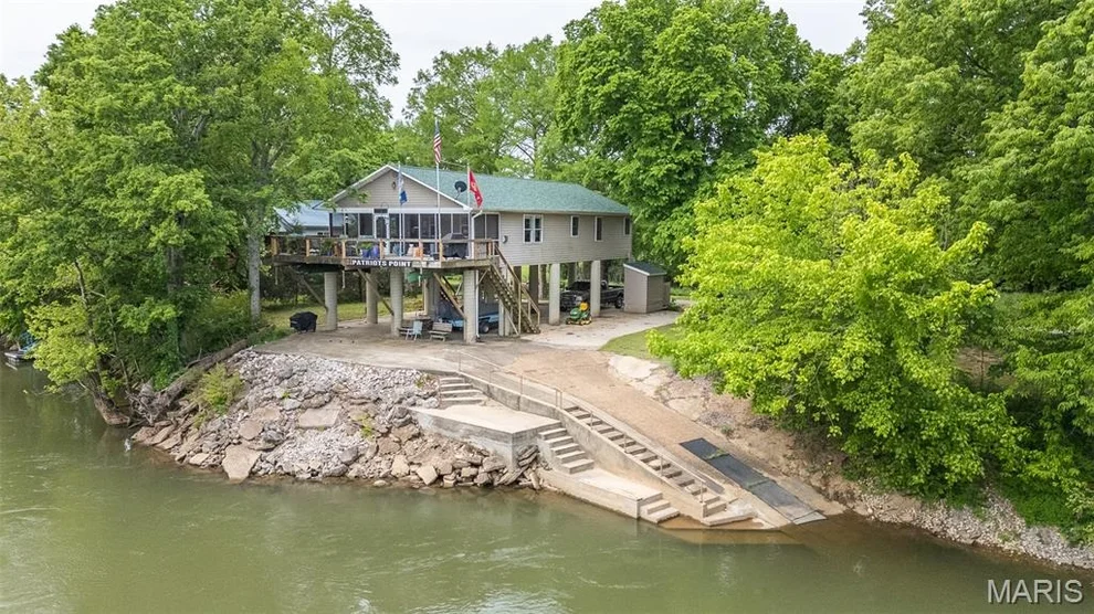 Unit for sale at 1137 Riverlawn Drive, Doniphan, MO 63935
