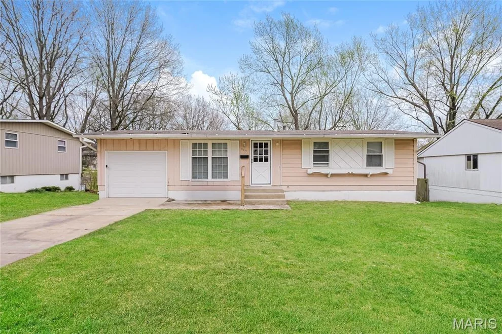 Unit for sale at 9411 Farley, Kansas City, MO 64138