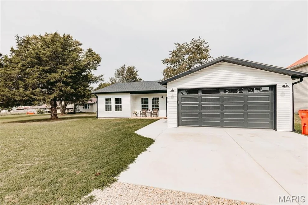 Unit for sale at 610 York Street, Crocker, MO 65452