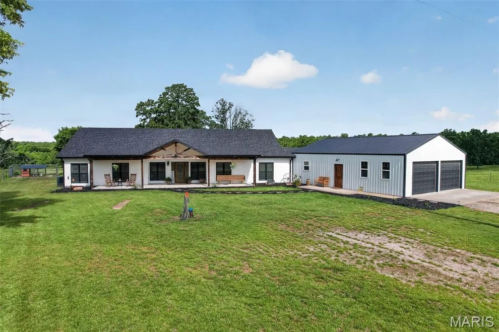 Unit for sale at 15191 Pecan Drive, Lebanon, MO 65536