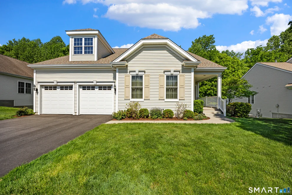 Unit for sale at 115 Thorn Hollow Road, Cheshire, CT 06410