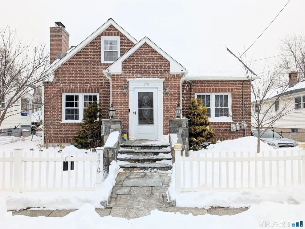 Unit for sale at 170 Edgewood Street, Stratford, CT 06615