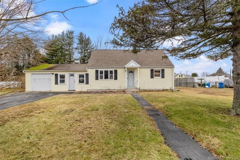 Unit for sale at 7 Hale Haven Court, Montville, CT 06382
