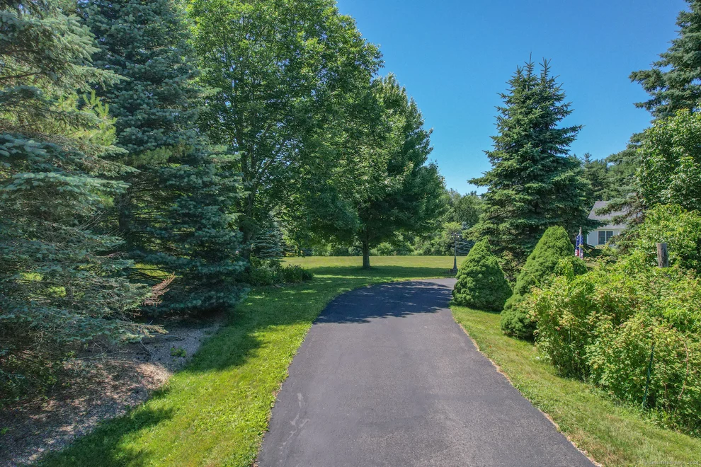 Unit for sale at 387 Main Street, Bethlehem, CT 06751
