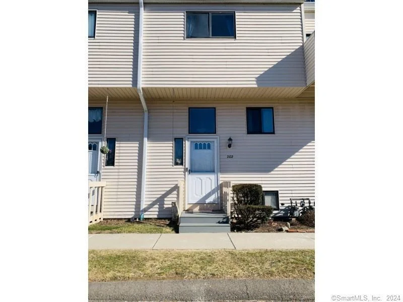 Unit for sale at 202 Timber Lane, Canton, CT 06019