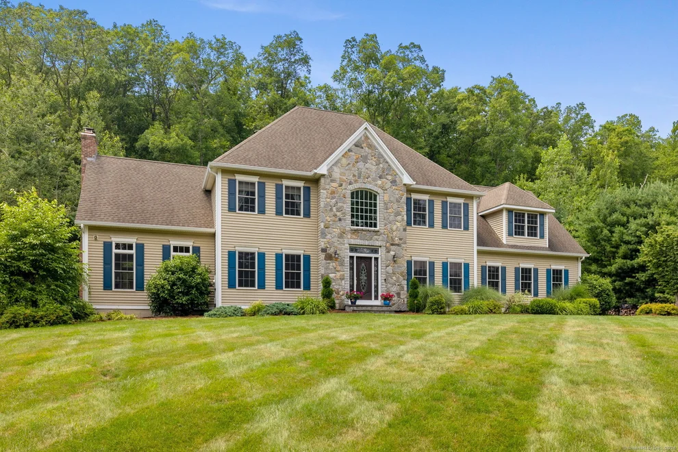 Unit for sale at 45 Castlerock Lane, Bolton, CT 06043
