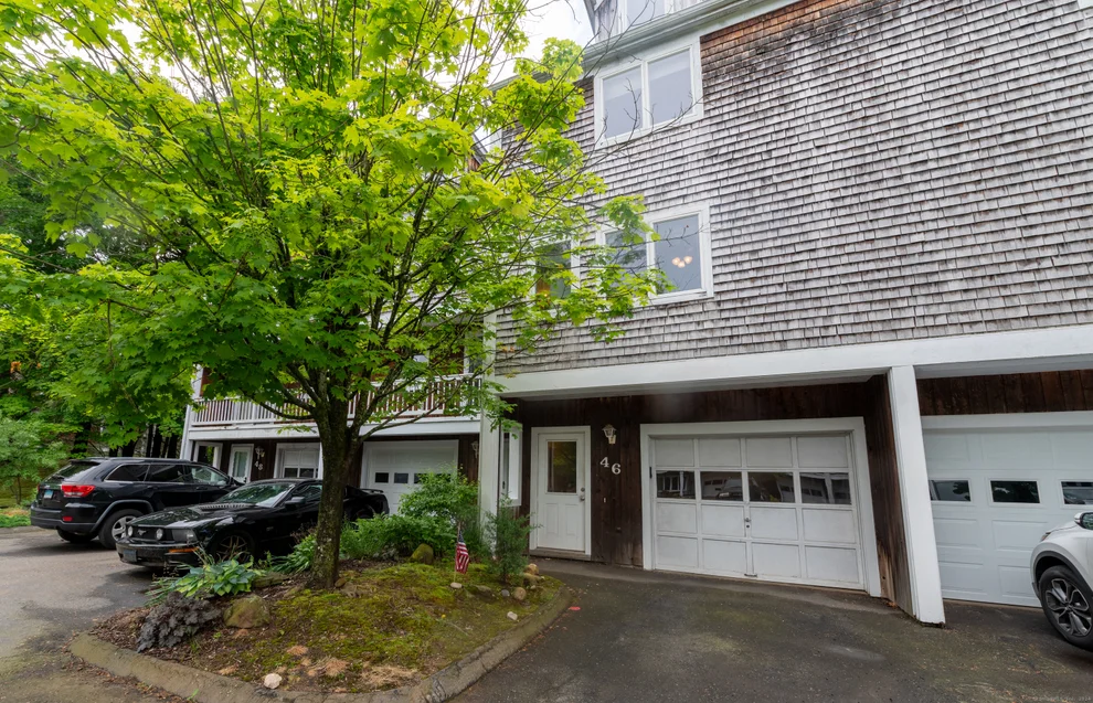 Unit for sale at 46 Songbird Lane, Farmington, CT 06032