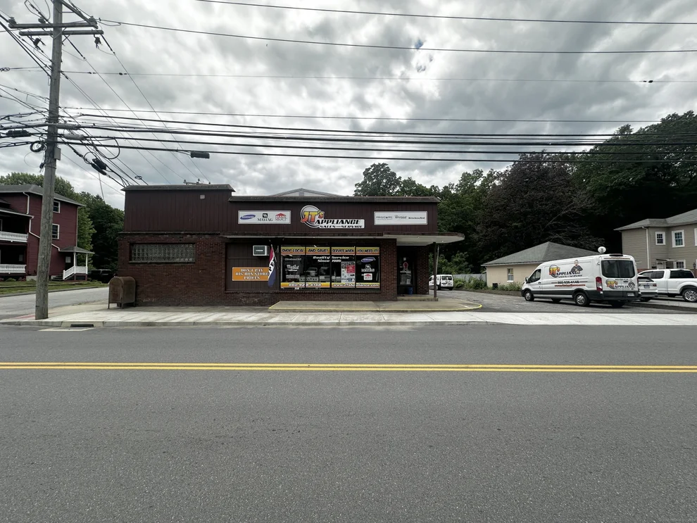 Unit for sale at 128 Woodstock Avenue, Putnam, CT 06260