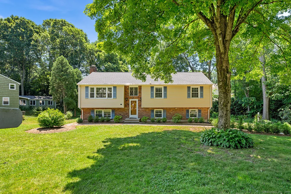 Unit for sale at 251 Greenwood Drive, Cheshire, CT 06410