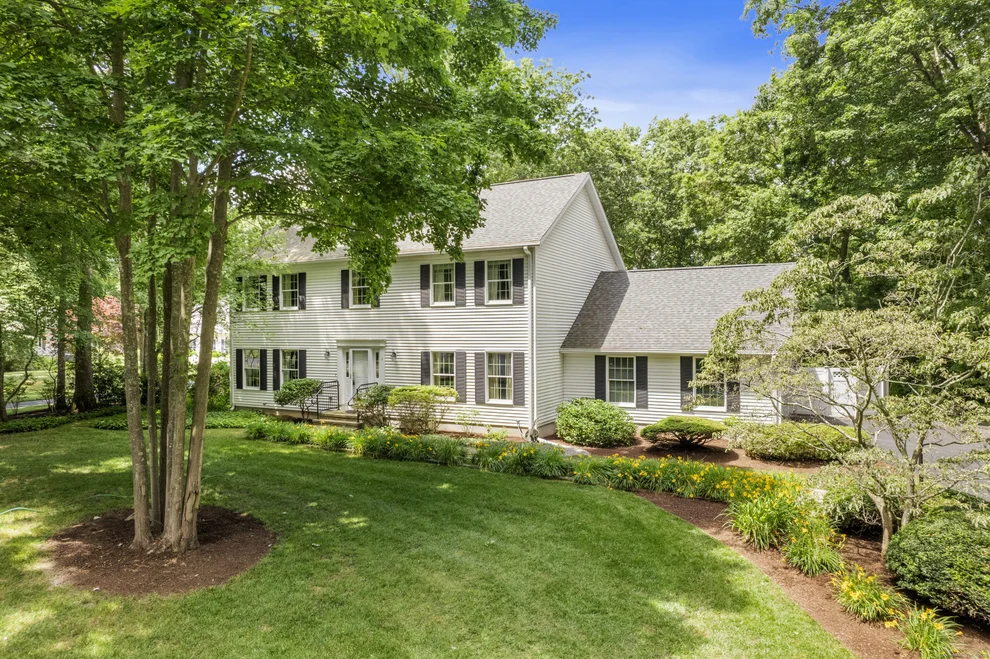 Unit for sale at 7 Mackinnon Place, East Lyme, CT 06333