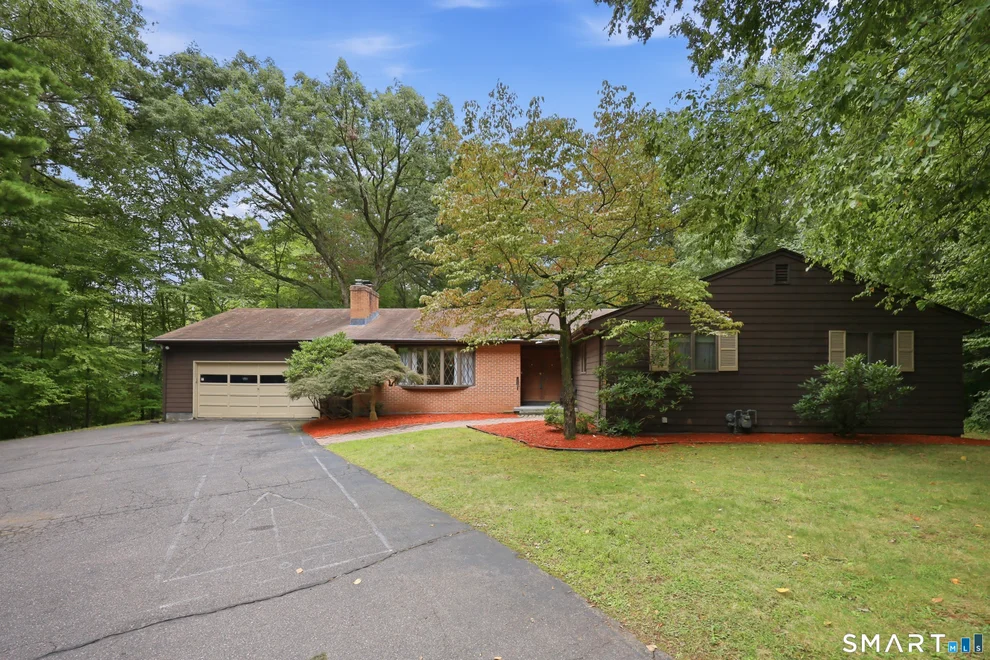 Unit for sale at 5 Birch Road, Bloomfield, CT 06002